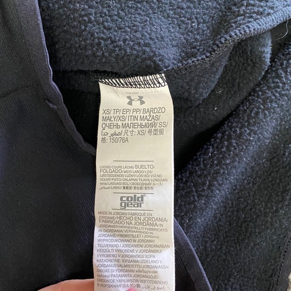 Under armour hoodie - Picture 3 of 3